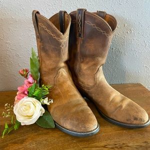 Ariat boots 7D mens 8.5 womens